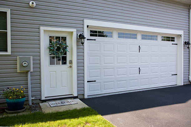 24/7 Emergency Garage Door Panel Replacement experts in Jacksonville, NC